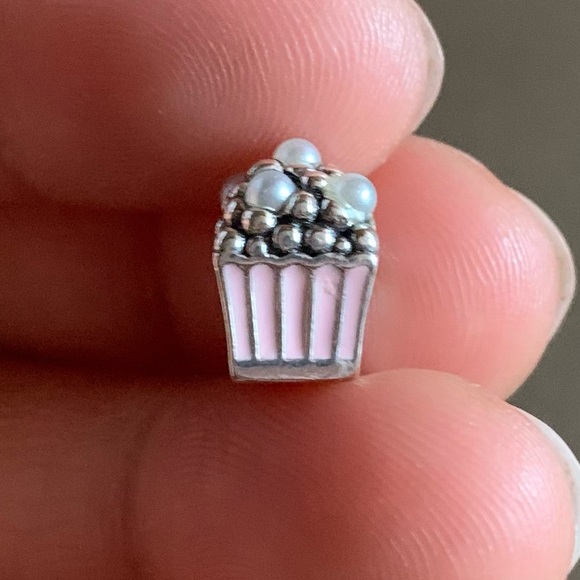 NWOT Delicious Popcorn Charm, Pale Pink Enamel & White Crystal Pearls Silver 925 - Picture 5 of 9